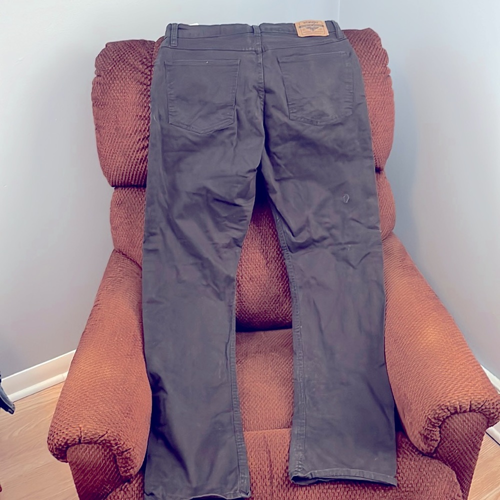 Wrangler black stretchy jeans. 32w 32l. Men’s pants. Straight leg.